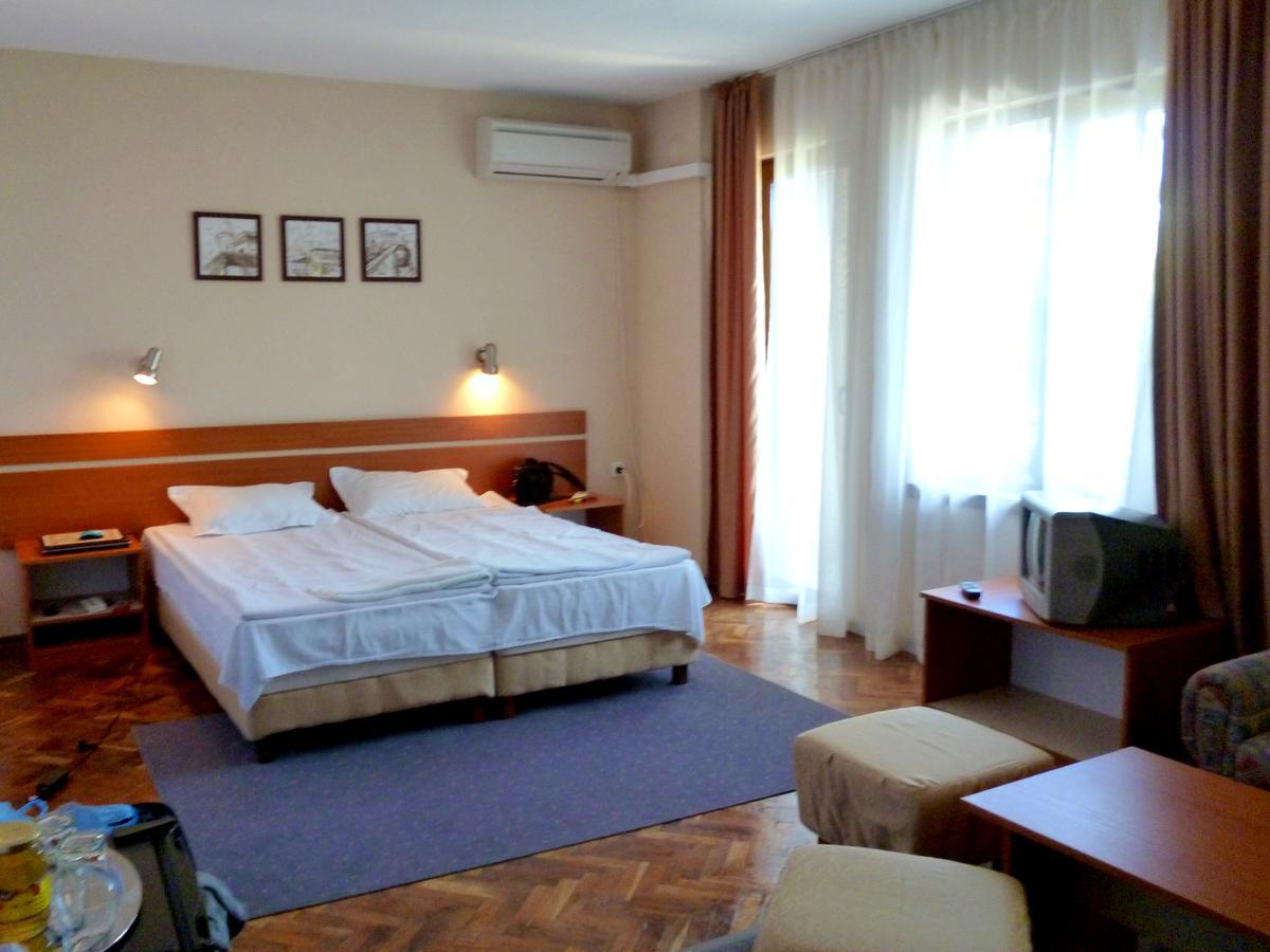 Villa Elfi Sables d'or Extérieur photo