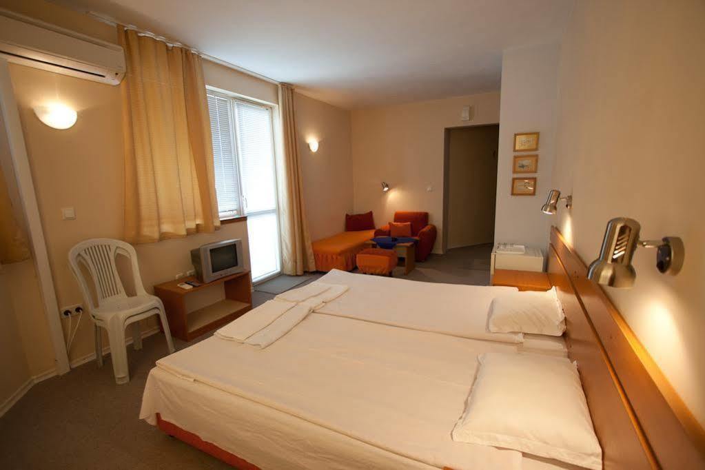 Villa Elfi Sables d'or Extérieur photo